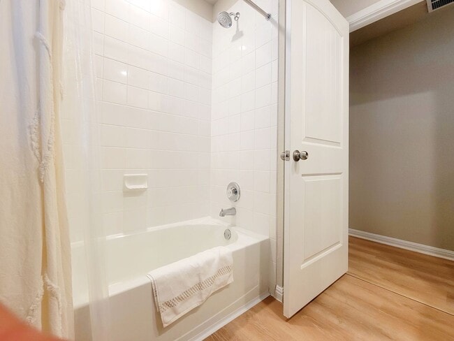 Building Photo - Spacious 4-Bedroom, 2-Bathroom Single Family Home in Austin!