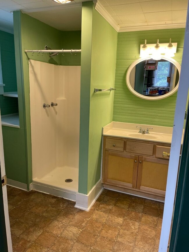 Building Photo - 3/2 Near UGA campus off Bloomfield Street - Available Early August 2026