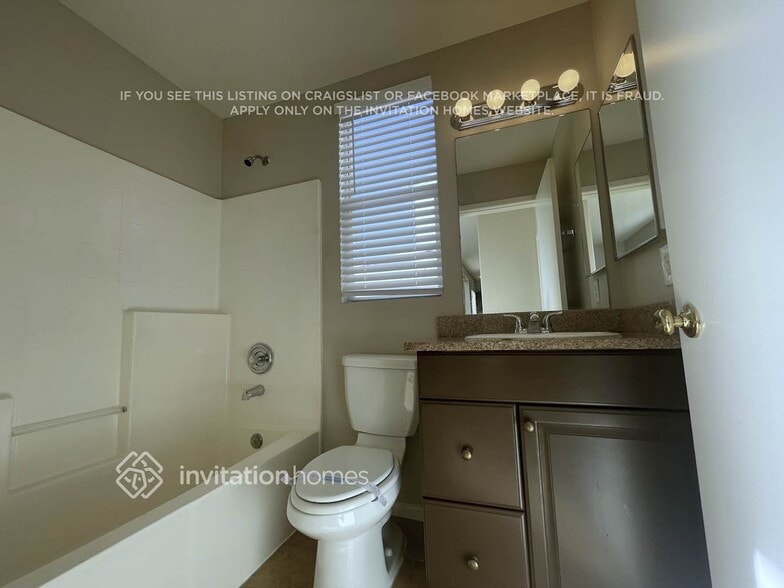 Building Photo - 3608 Russian Olive St