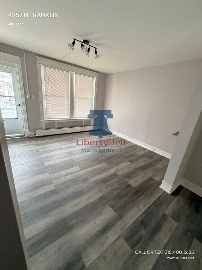 Building Photo - 4957 N Franklin St