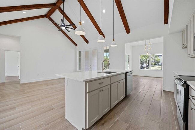 Building Photo - 2801 Wilson Ave