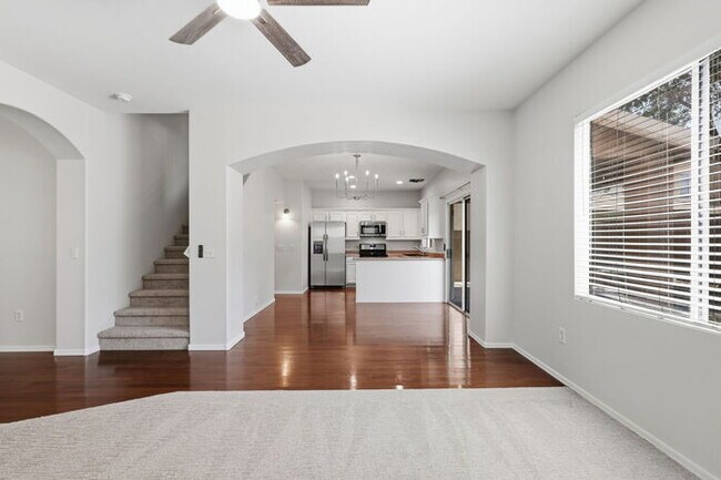 Building Photo - 4265 E Windsor Dr