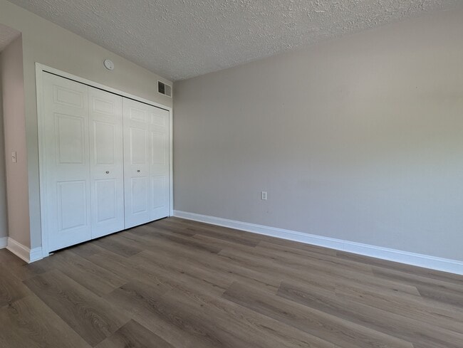 Building Photo - 3738 Riverbed Ln SE