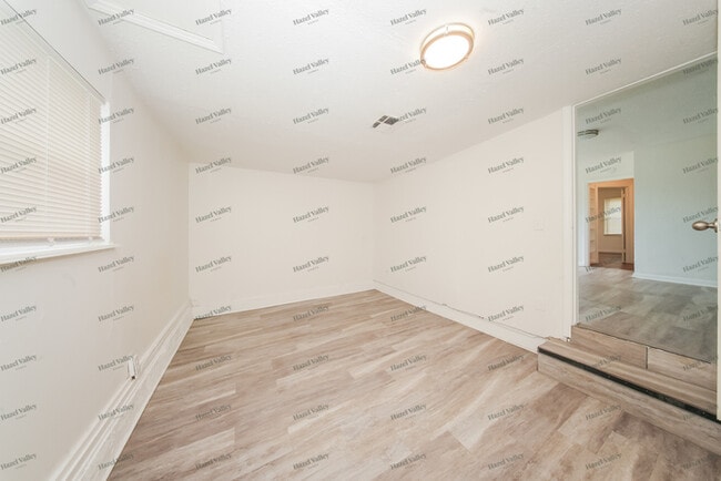 Building Photo - 804 Proctor Pl