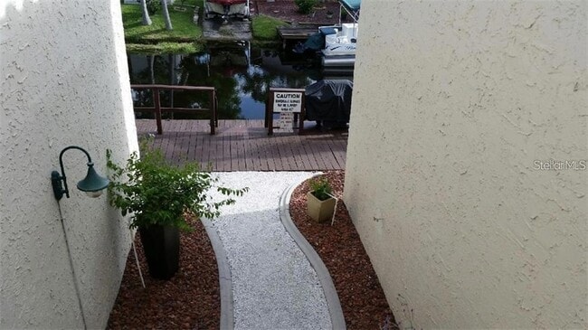 Building Photo - 2587 Cyprus Dr