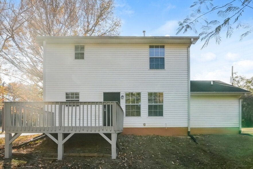 Building Photo - 5246 Kirk Dr