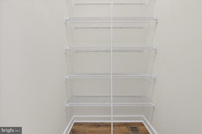 Building Photo - 43793 Mystic Maroon Ter