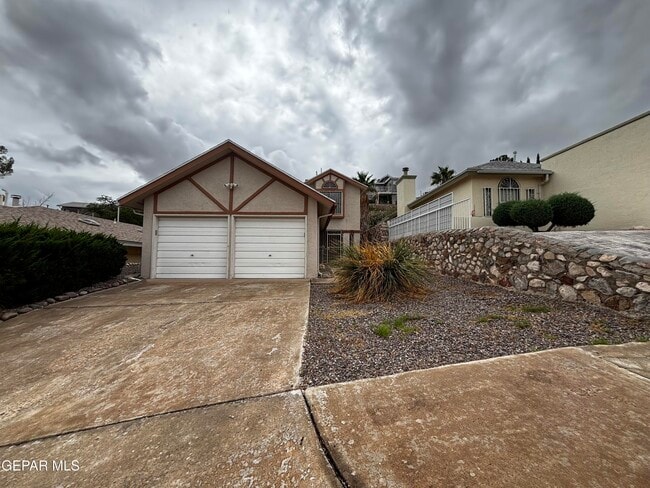 Building Photo - 3232 Ridge View Ln