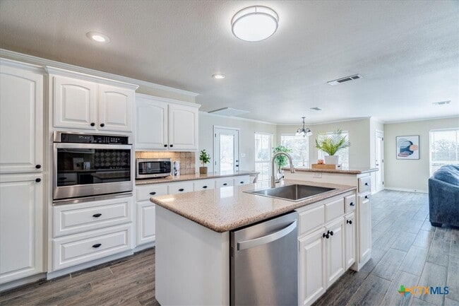 Building Photo - 8301 Brewer Ln