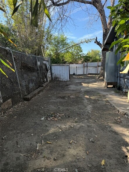 Building Photo - 1222 Hardt St