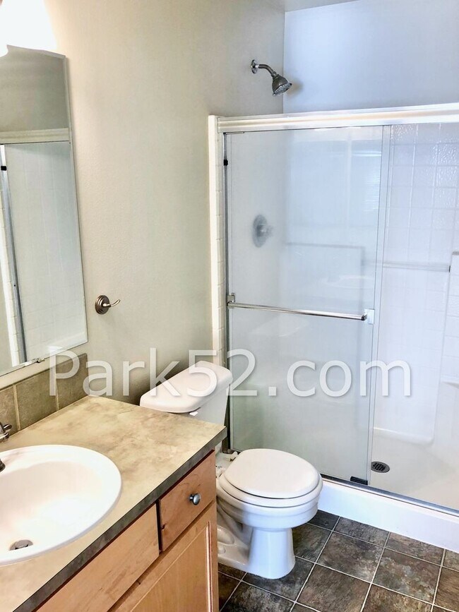 Building Photo - 3 Bedroom Condo in DuPont