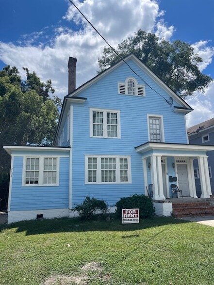 Primary Photo - 2138 Park St