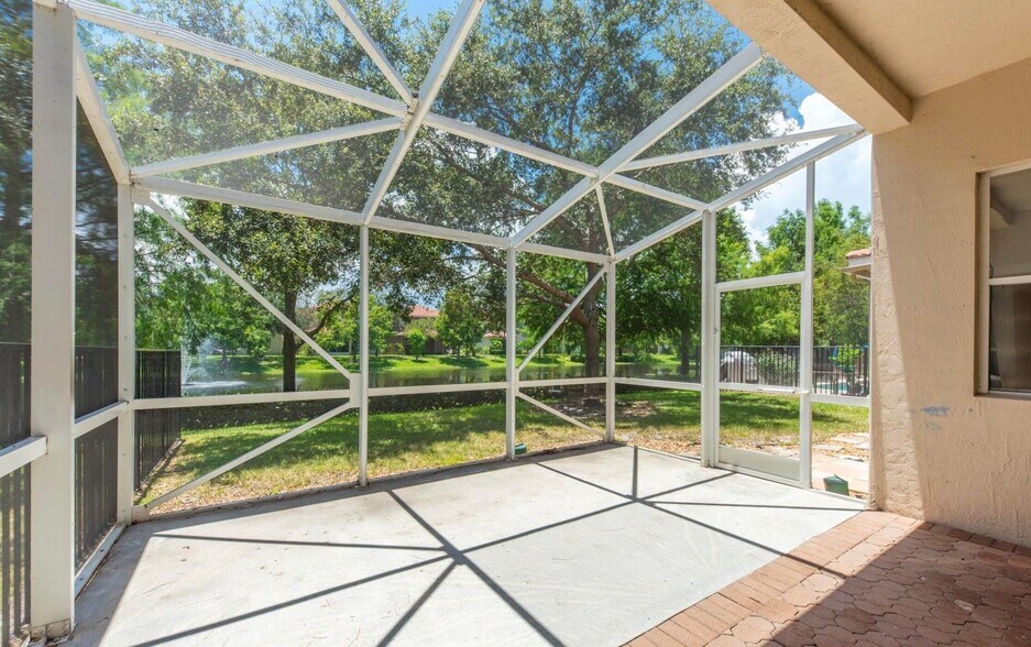 Building Photo - 1088 Grove Park Cir