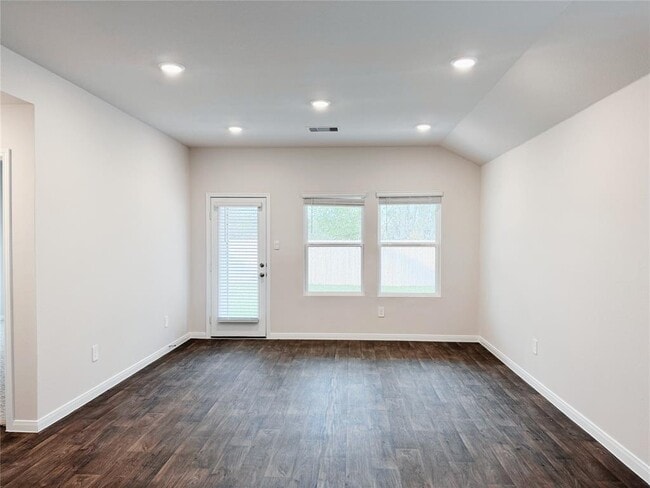 Building Photo - 204 Addison Pl