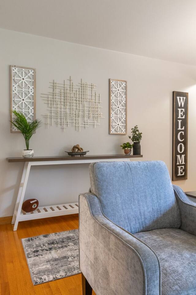 Building Photo - 1221 Kenwood St