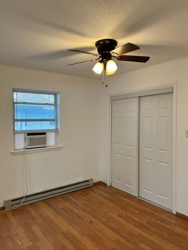 Building Photo - 3807 SE Camden Way
