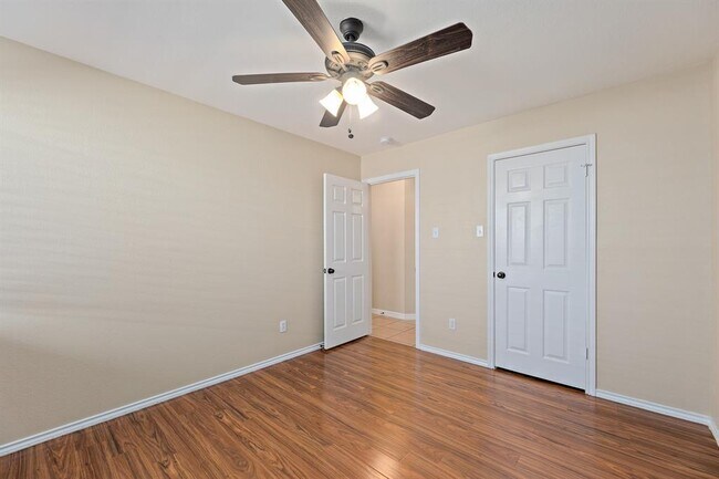 Building Photo - 1208 Lochaline Loop