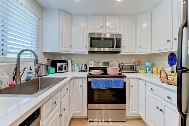 Building Photo - 2374 Via Mariposa W