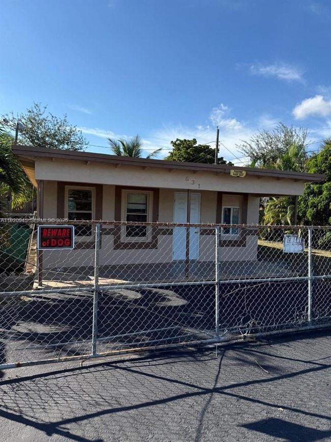 Building Photo - 631 NW 17th Ave