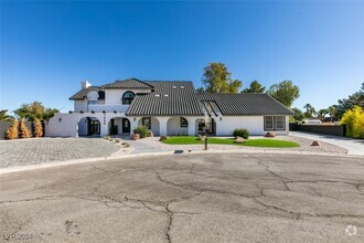 Building Photo - 1860 Ski Slope Cir