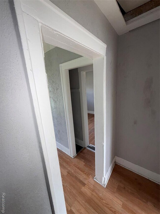 Building Photo - 2174 Springle St