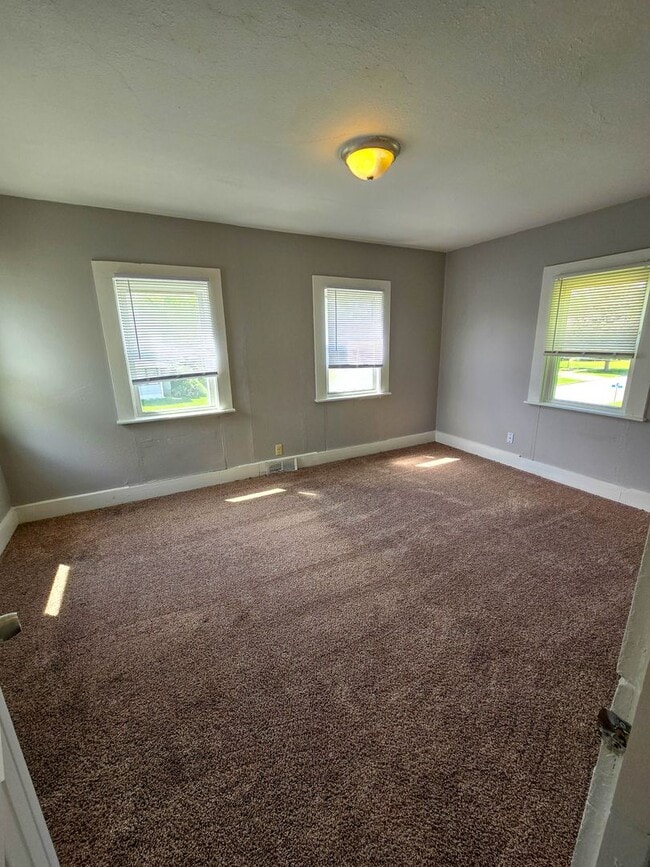 Building Photo - Charming 5 Bedroom Home in Aledo with Mode...