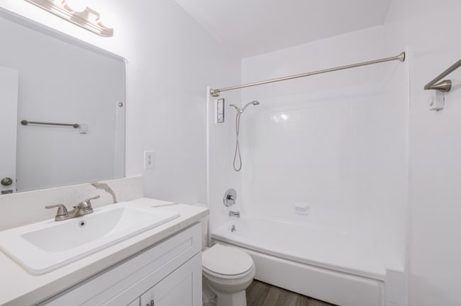 Building Photo - 2161 W 25th St