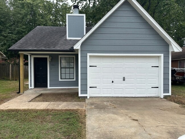 Primary Photo - Welcome to this charming 3-bedroom, 2-bath...