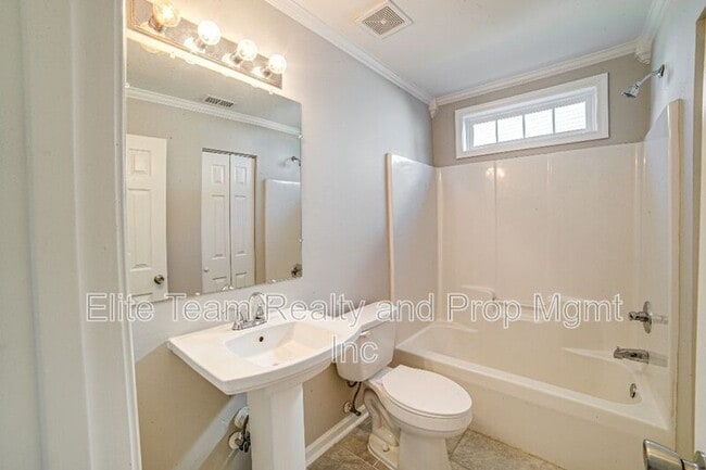 Building Photo - 2132 Mallard Woods Pl