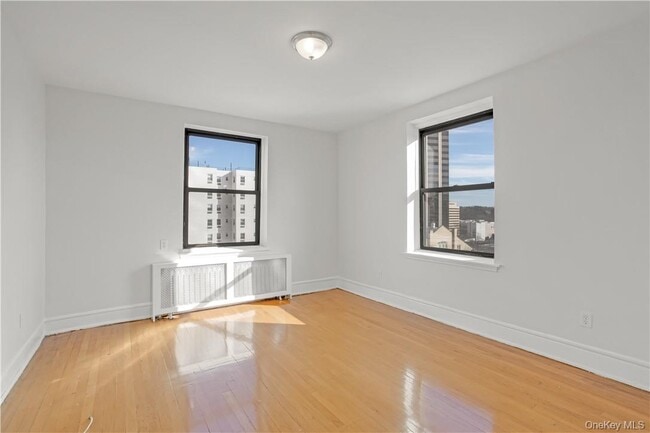 Building Photo - 254 Martine Ave