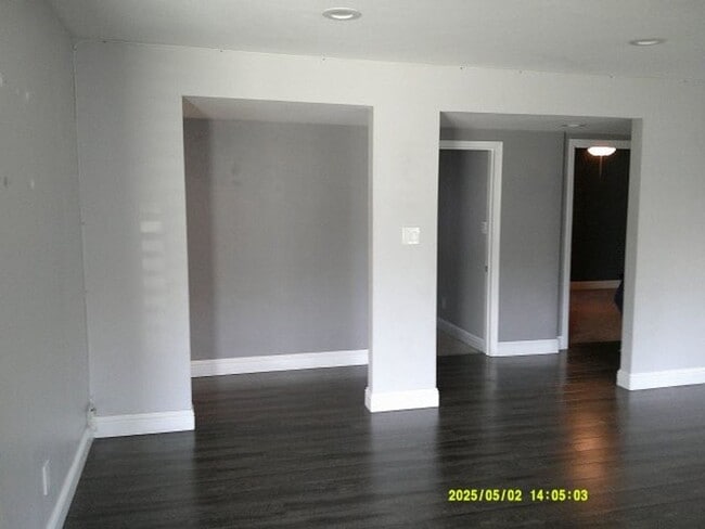 Building Photo - 3 N College St