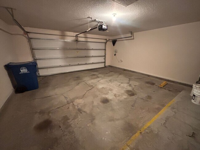 Building Photo - 312 W Adelaide Dr