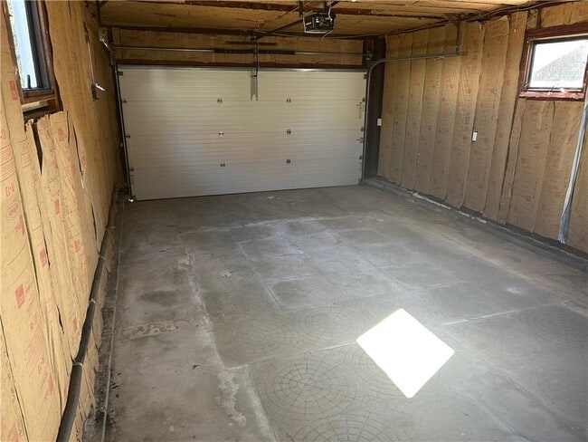 Building Photo - 39 Reynolds St