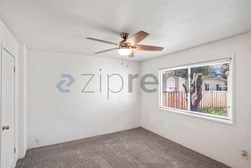 Building Photo - 683 Morva Ct