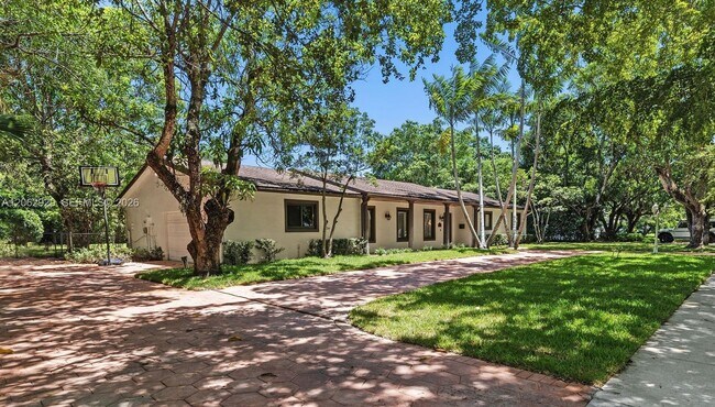 Building Photo - 15221 SW 82nd Ave