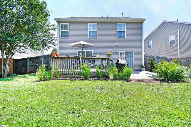 Building Photo - 3 Bedroom 2.5 Bathrooms