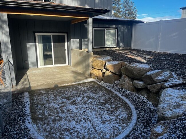 Building Photo - 1306/1308 E Farwell