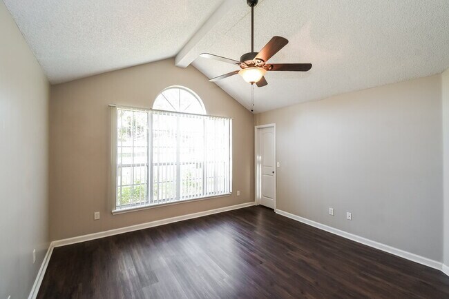 Building Photo - 8217 Glasgow Ct