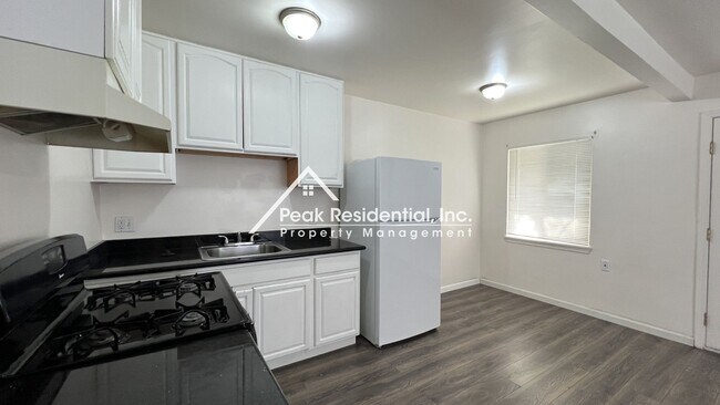 Building Photo - 53rdSt5640