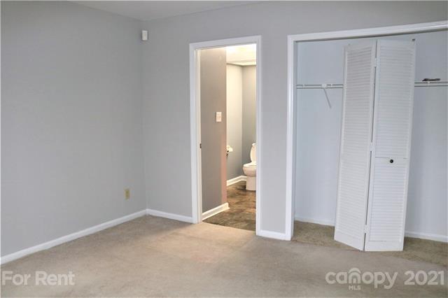 Building Photo - 1847 J Julian Ln