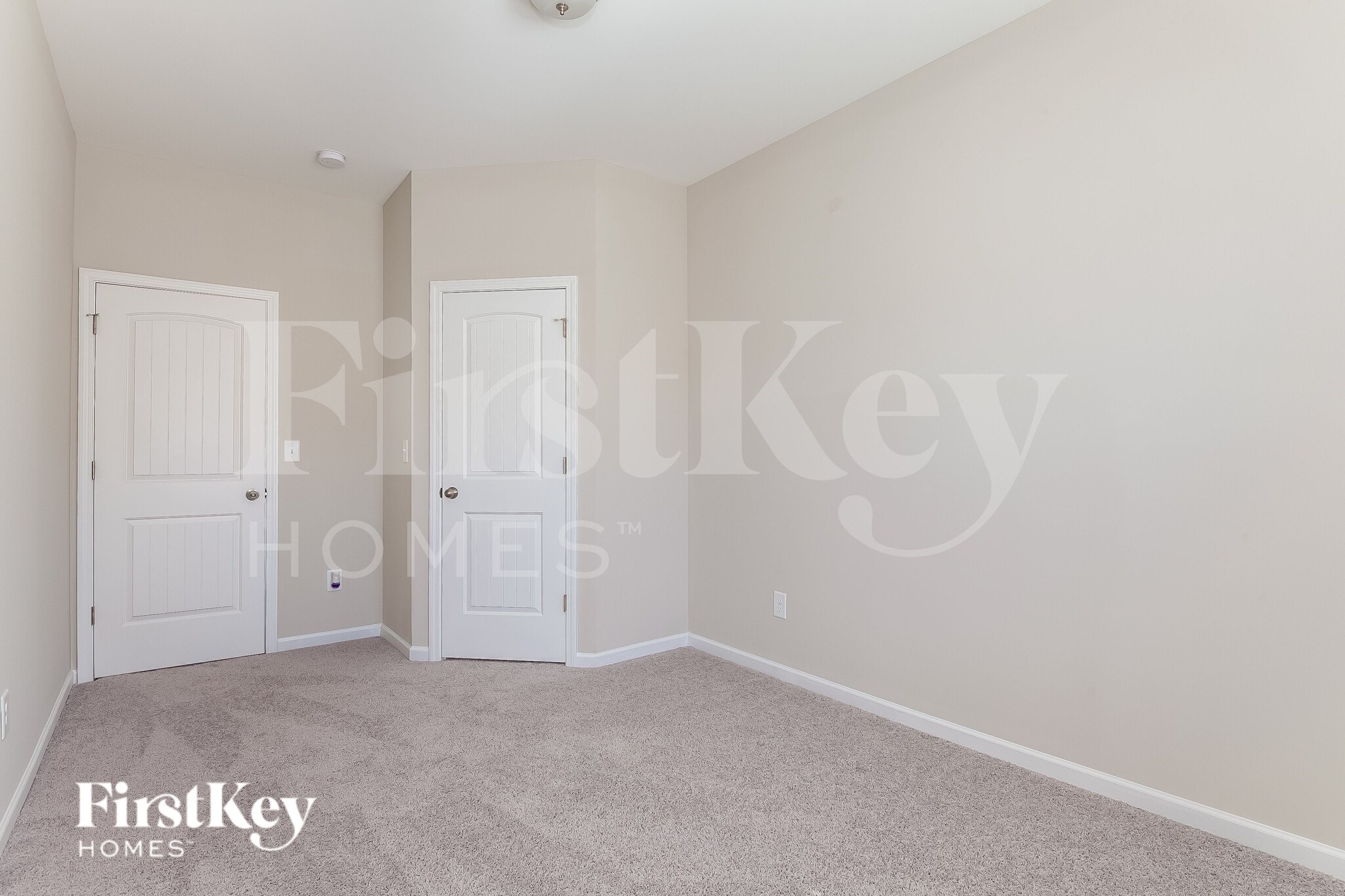 Building Photo - 5521 Begonia St