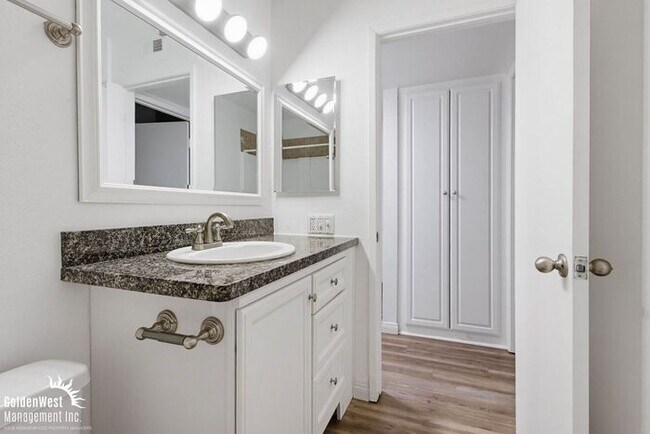 Building Photo - Charming 2Bdm 2Ba Condo in a Gated Community in Rancho Bernardo!