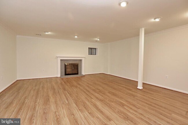 Building Photo - 5440 Barrister Pl