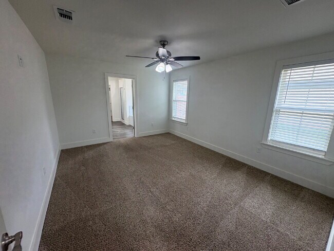 Building Photo - 405 Ranger St