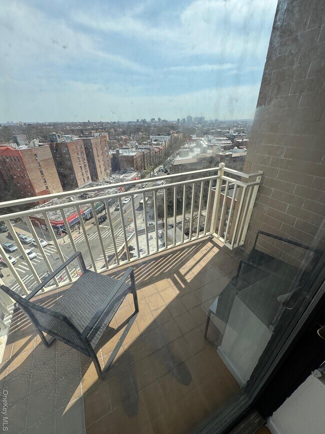 Building Photo - 116-24 Grosvenor Ln