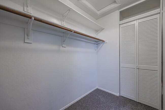 Building Photo - 4218 E Palo Brea Ln