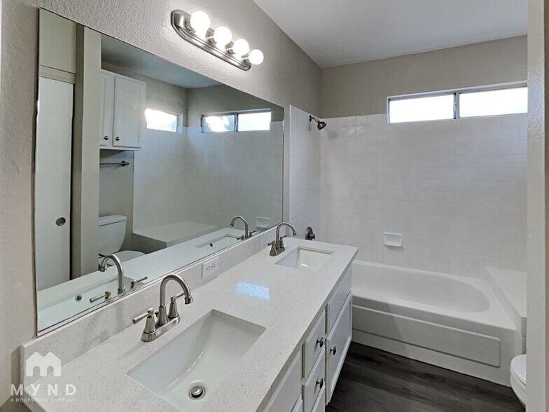Building Photo - 5825 Goodsprings Ct