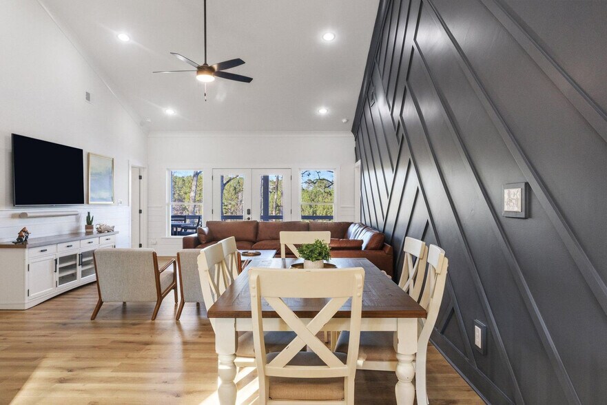 Building Photo - 93 Snyder Dr