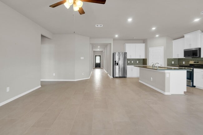 Building Photo - 2421 Bear Crk Dr