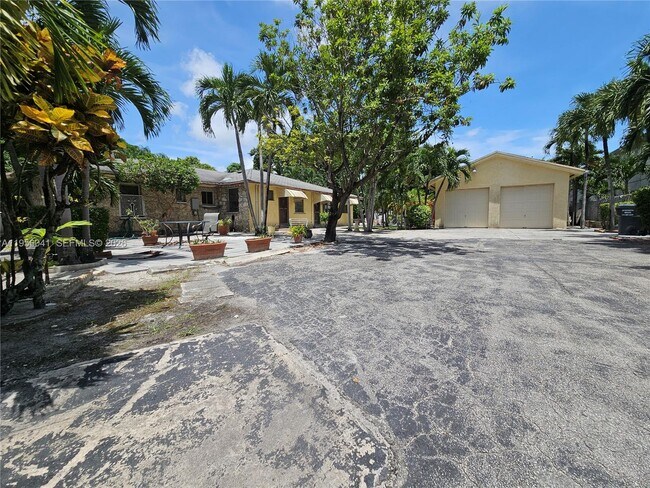 Building Photo - 2323 Polk St